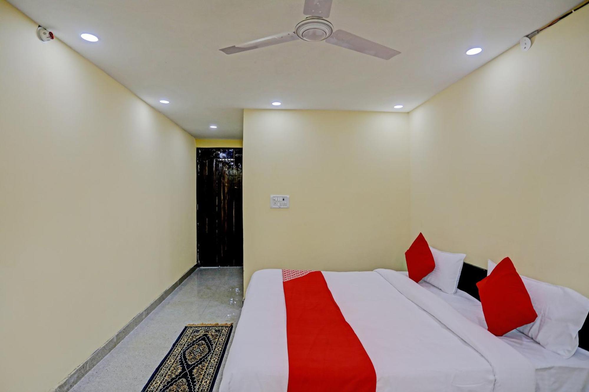 Hotel O Park Palace New Delhi Exterior photo