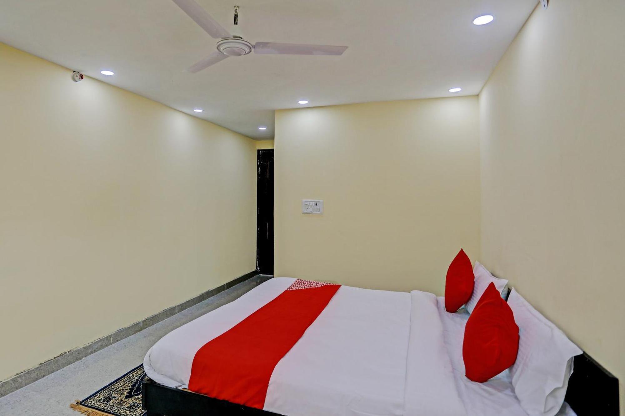 Hotel O Park Palace New Delhi Exterior photo