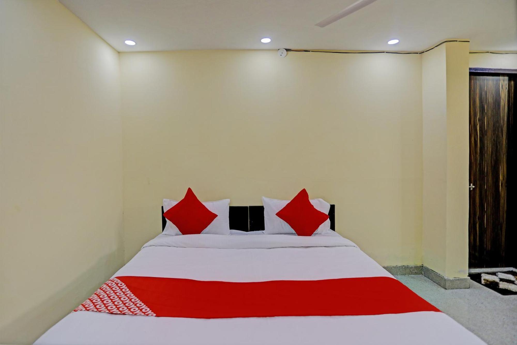 Hotel O Park Palace New Delhi Exterior photo
