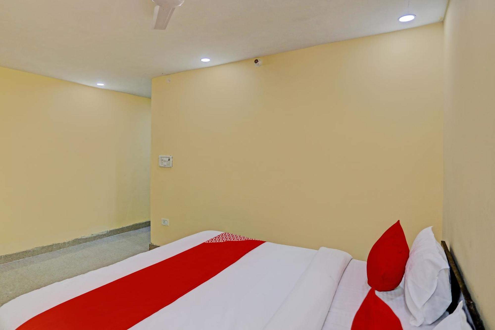 Hotel O Park Palace New Delhi Exterior photo